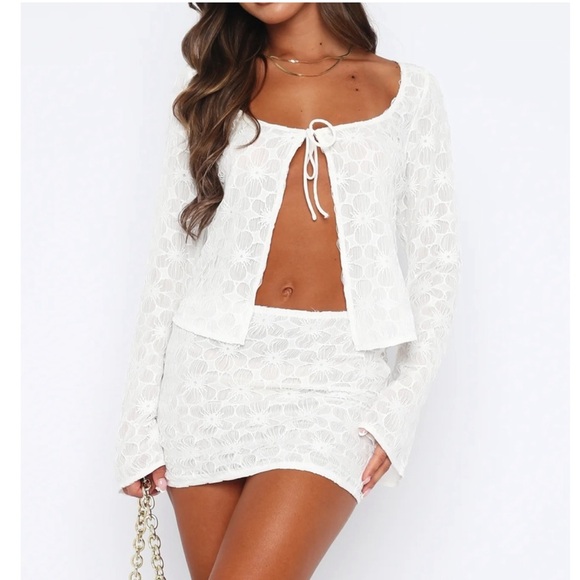 NWOT White Fox SET Long Sleeve Tie Front Top & Matching Mini Skirt Floral Lace S - Picture 2 of 6